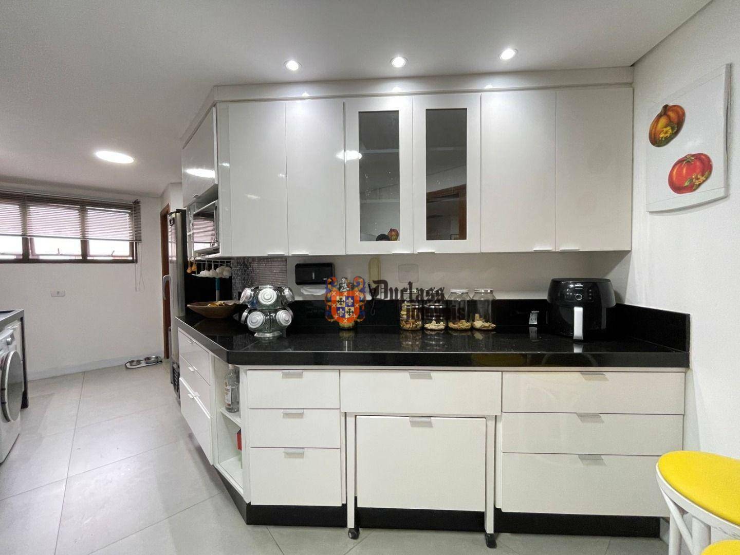 Apartamento à venda com 3 quartos, 177m² - Foto 15