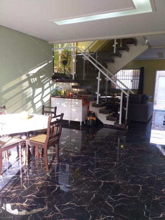 Sobrado à venda com 4 quartos, 291m² - Foto 4