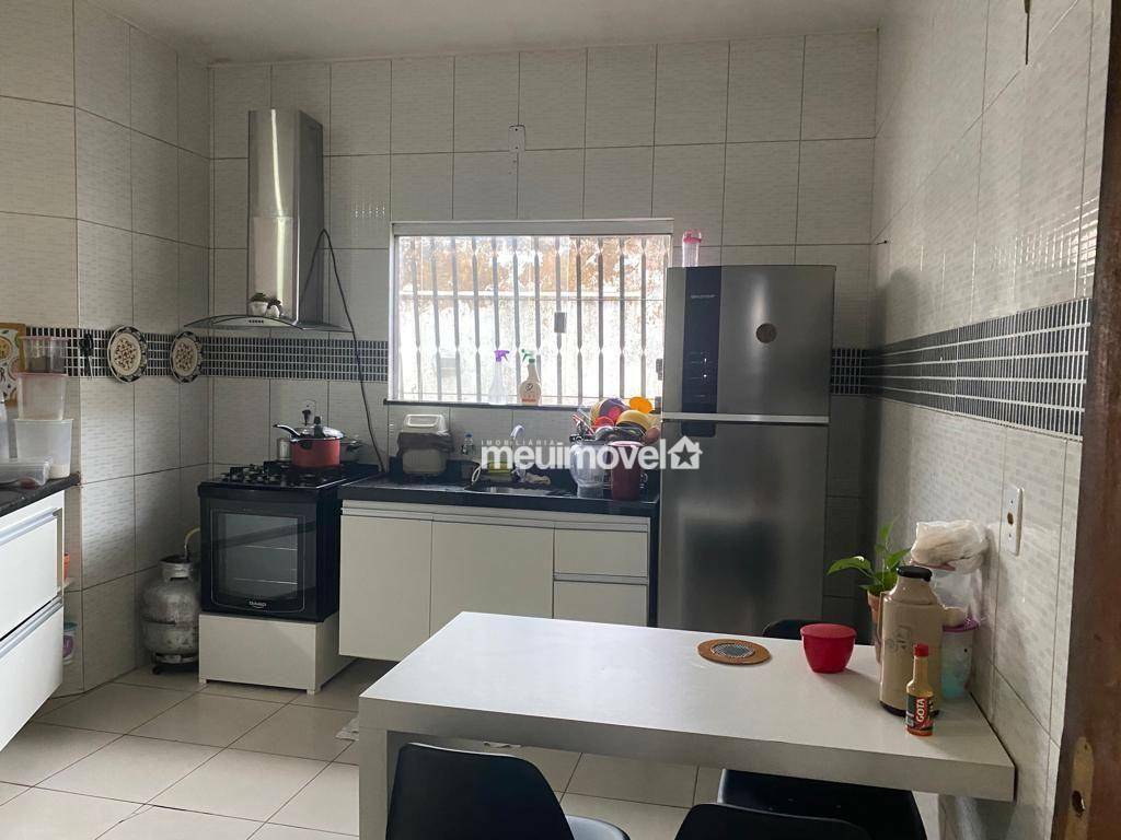 Casa à venda com 2 quartos, 109m² - Foto 4