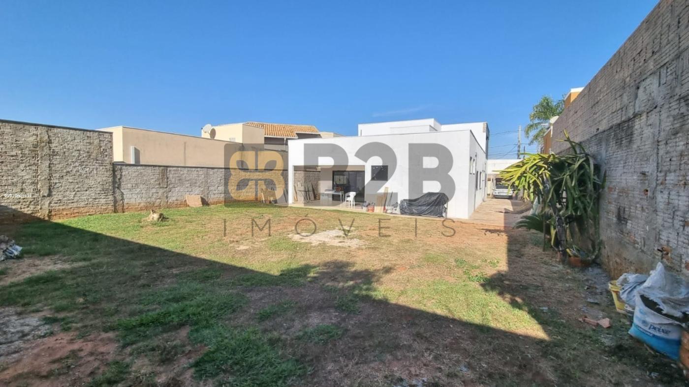 Casa de Condomínio à venda com 3 quartos, 225m² - Foto 4