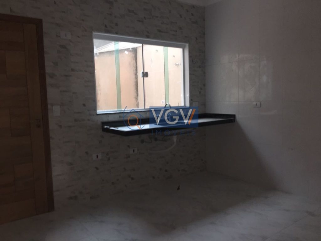 Casa à venda com 3 quartos, 100m² - Foto 4