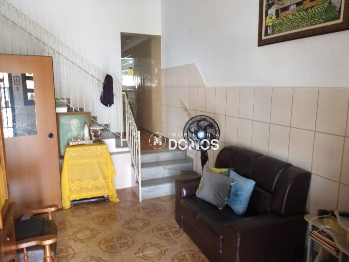 Sobrado à venda com 4 quartos, 216m² - Foto 3