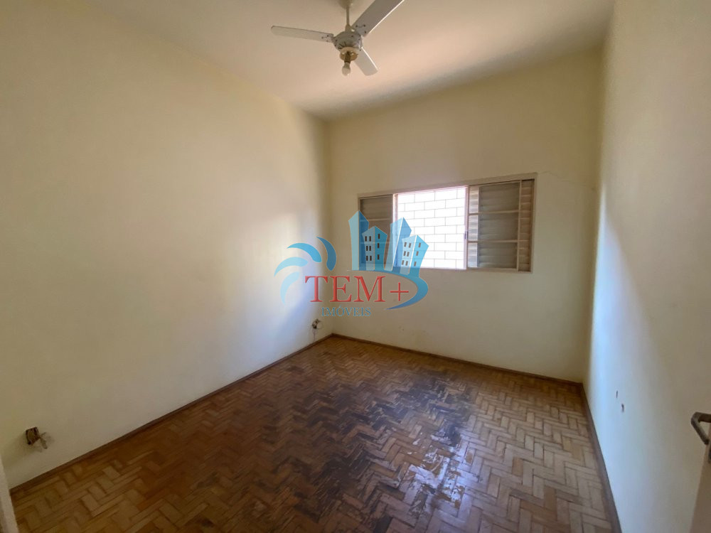 Casa à venda com 3 quartos, 200m² - Foto 3