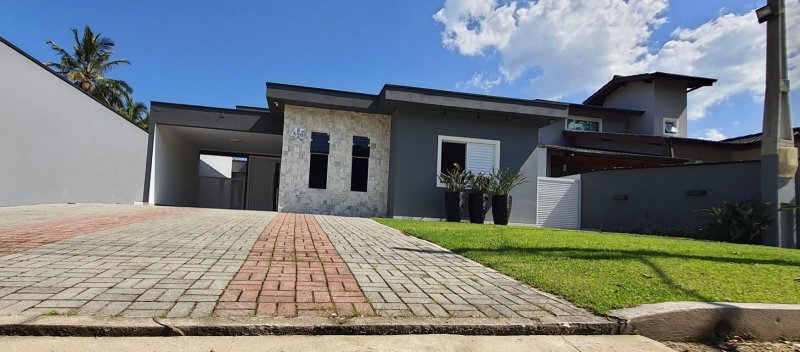 Casa à venda com 4 quartos, 220m² - Foto 5