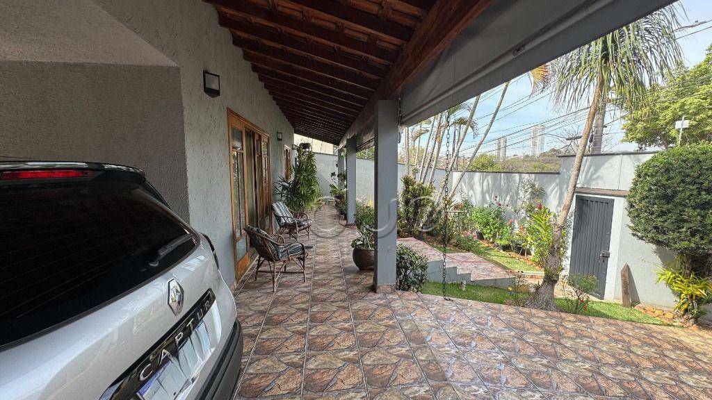 Casa, 3 quartos, 207 m² - Foto 3