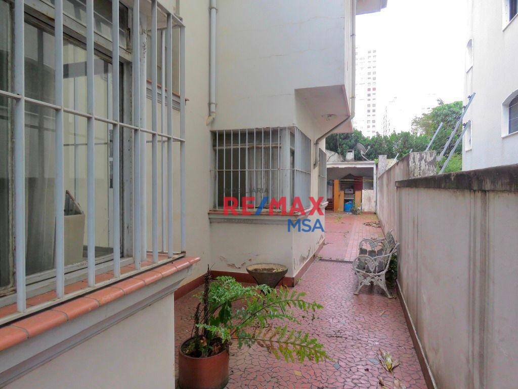 Casa para alugar com 4 quartos, 360m² - Foto 29