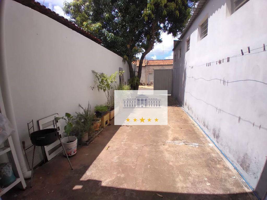 Casa, 1 quarto, 300 m² - Foto 13