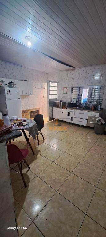 Sobrado à venda com 2 quartos, 189m² - Foto 30