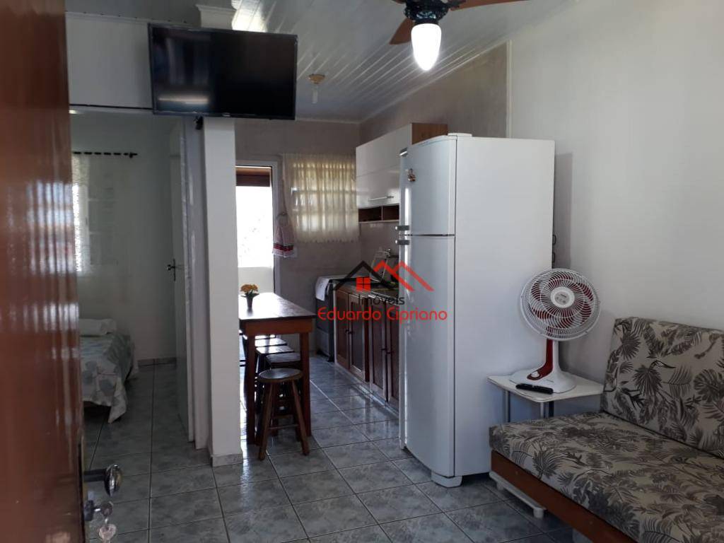 Casa para alugar com 1 quarto, 50m² - Foto 1