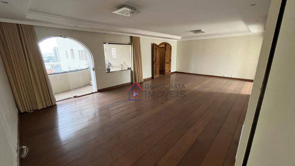 Apartamento à venda com 4 quartos, 230m² - Foto 1