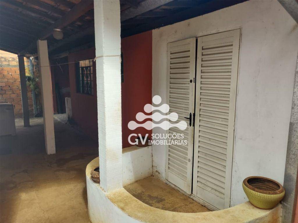 Casa à venda com 3 quartos, 100m² - Foto 7