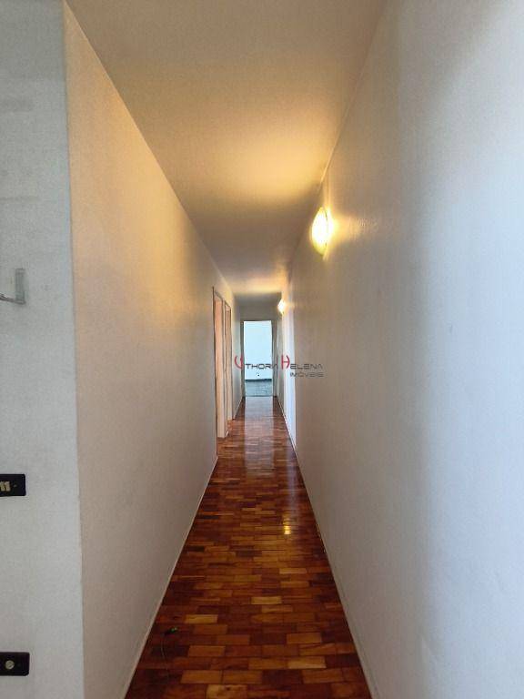 Apartamento para alugar com 3 quartos, 200m² - Foto 1