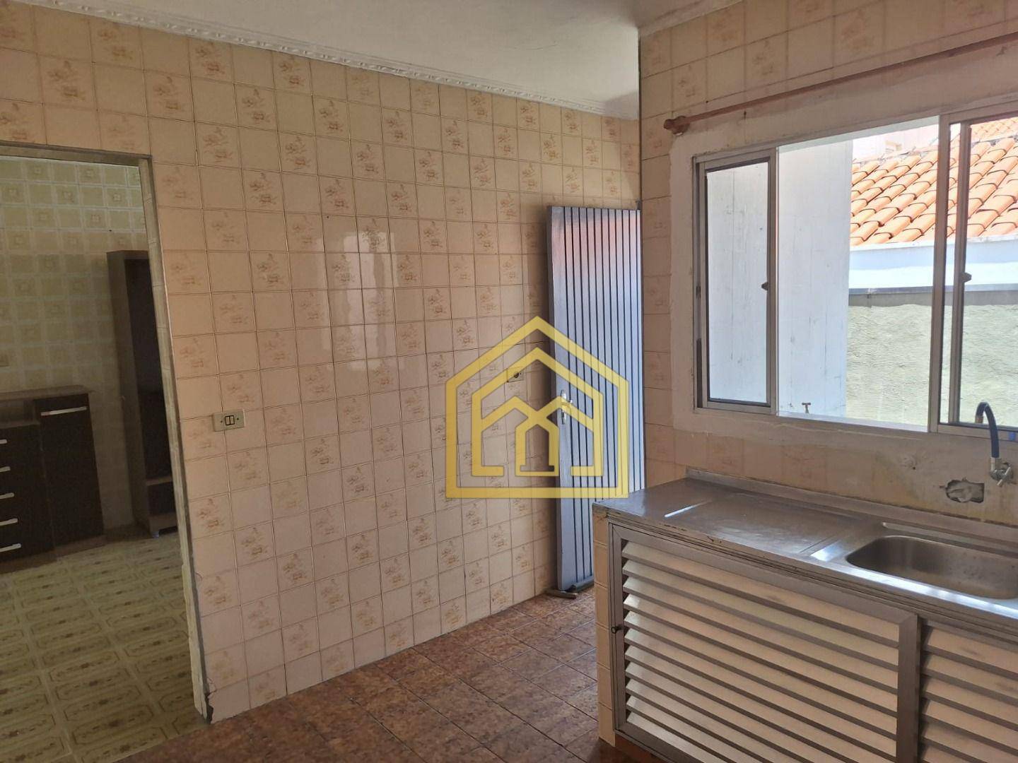 Casa à venda com 3 quartos, 220m² - Foto 9