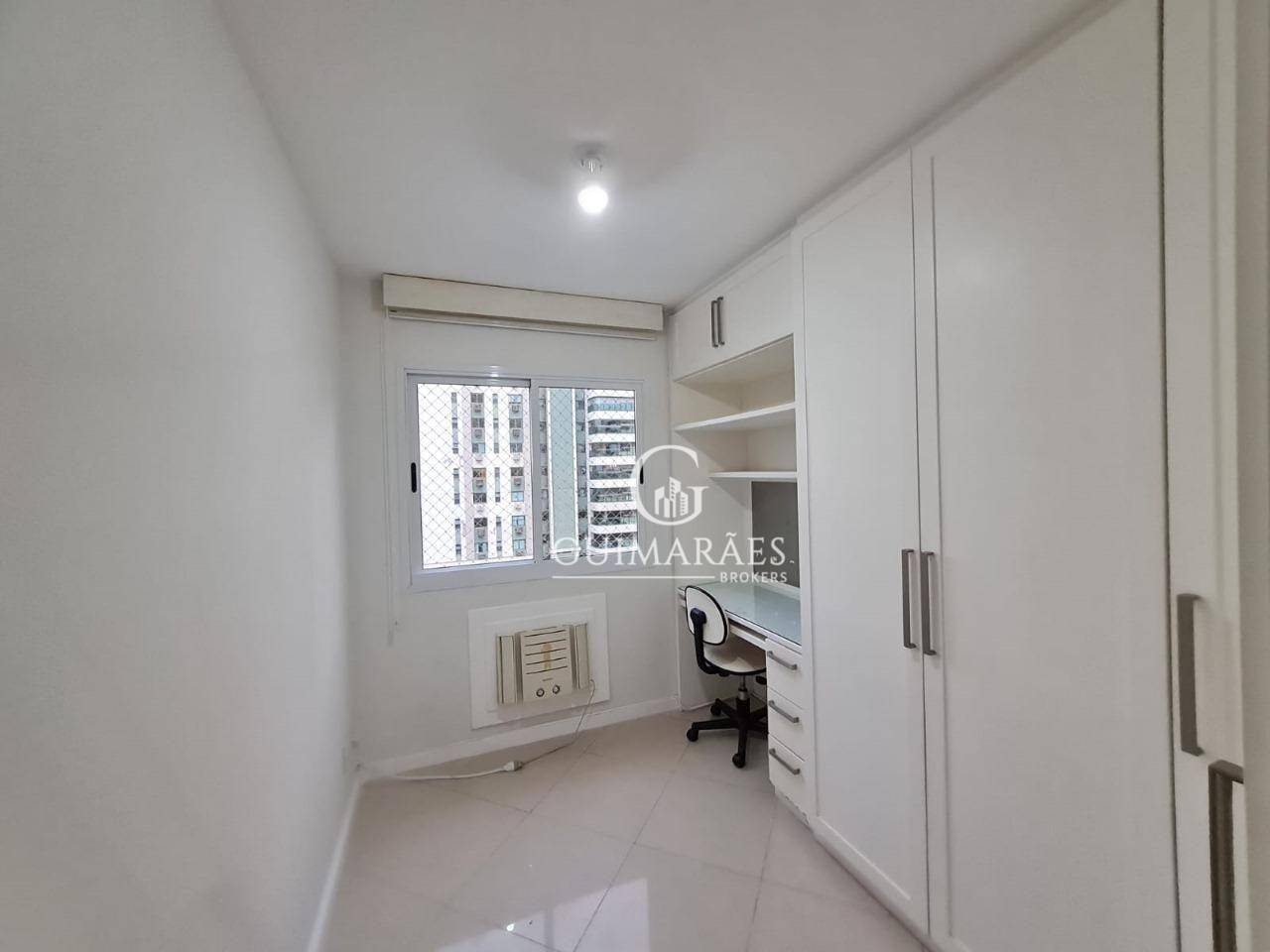 Apartamento à venda com 3 quartos, 123m² - Foto 32