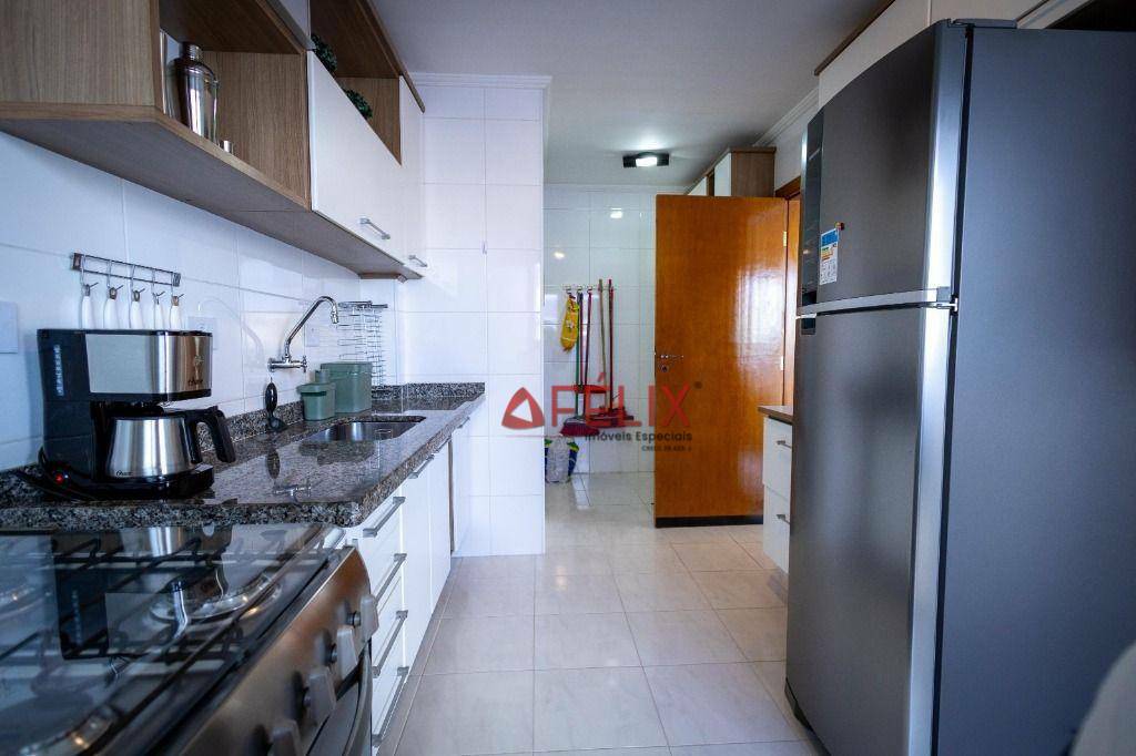 Apartamento à venda com 4 quartos, 222m² - Foto 18