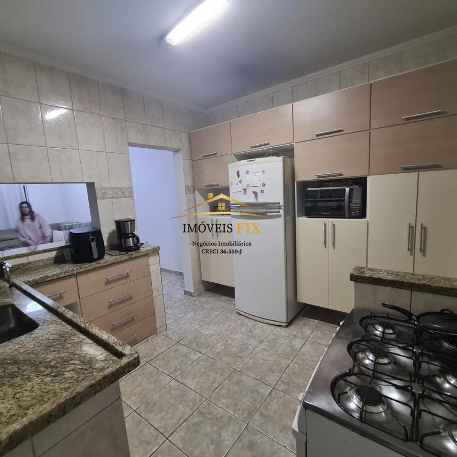 Casa à venda com 3 quartos, 210m² - Foto 26