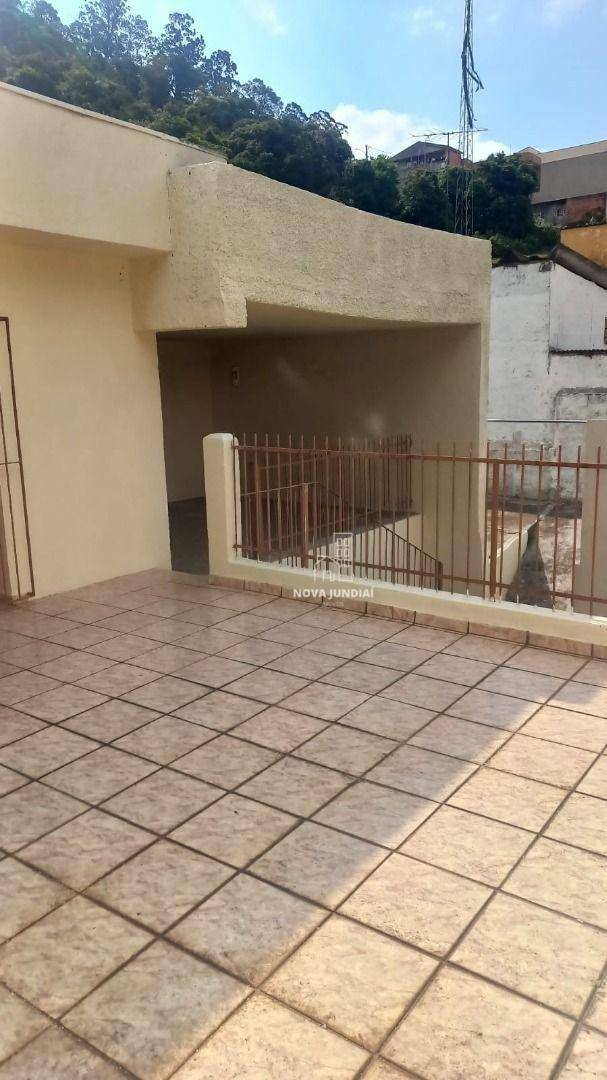 Casa para alugar com 3 quartos, 120m² - Foto 9