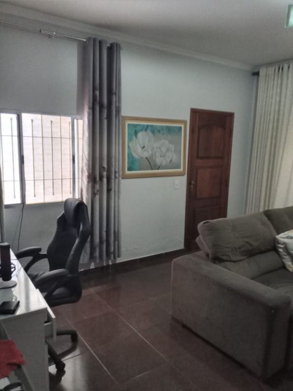 Casa à venda com 3 quartos, 200m² - Foto 6