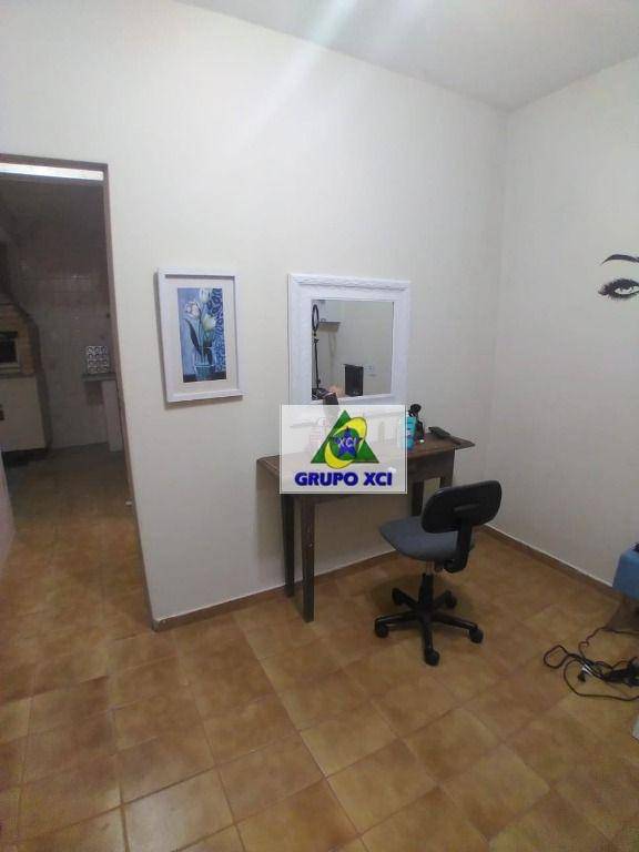 Casa à venda com 4 quartos, 230m² - Foto 18