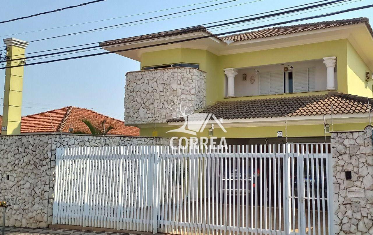 Casa à venda com 4 quartos, 330m² - Foto 1