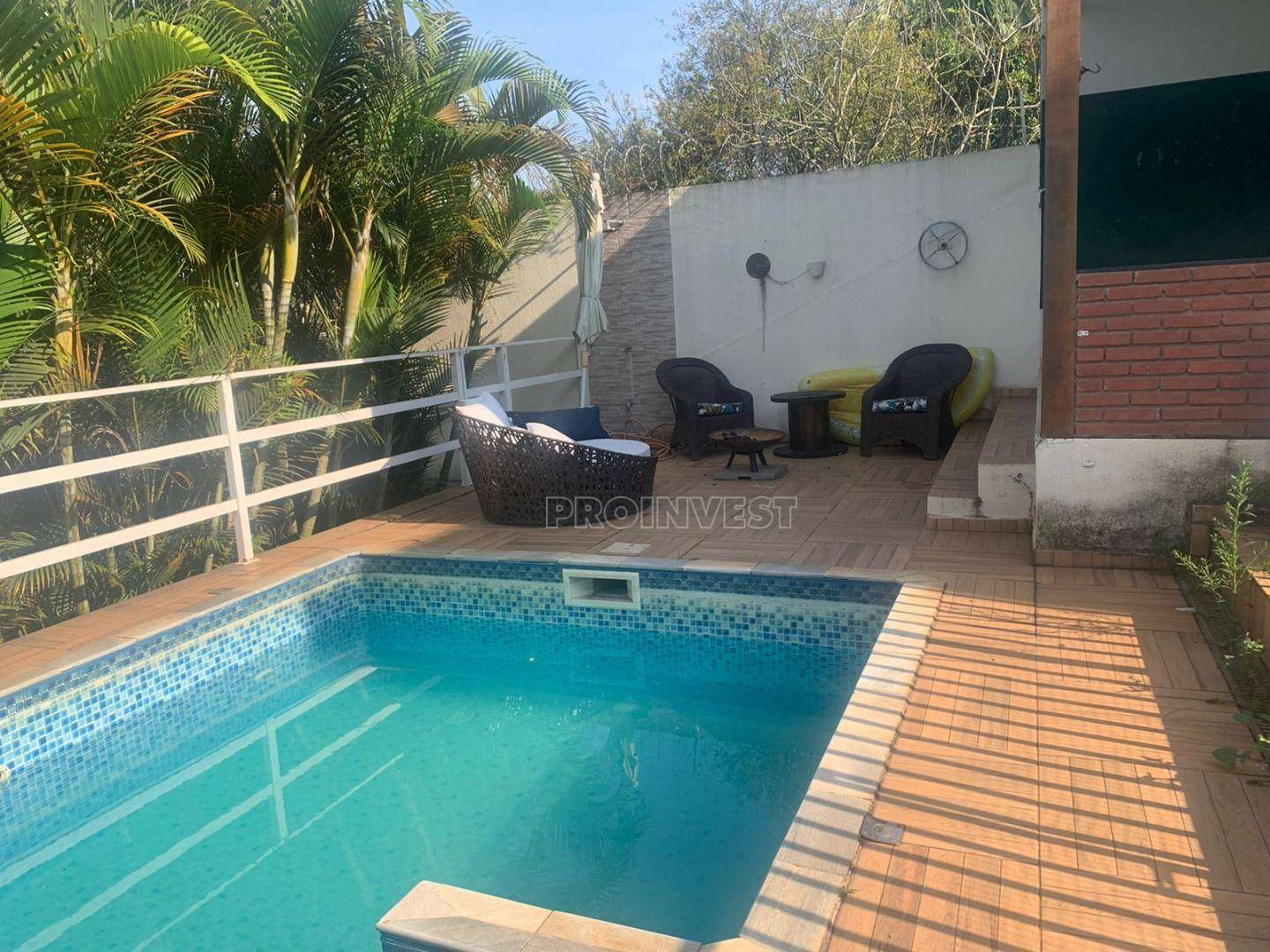 Casa de Condomínio à venda com 3 quartos, 250m² - Foto 1