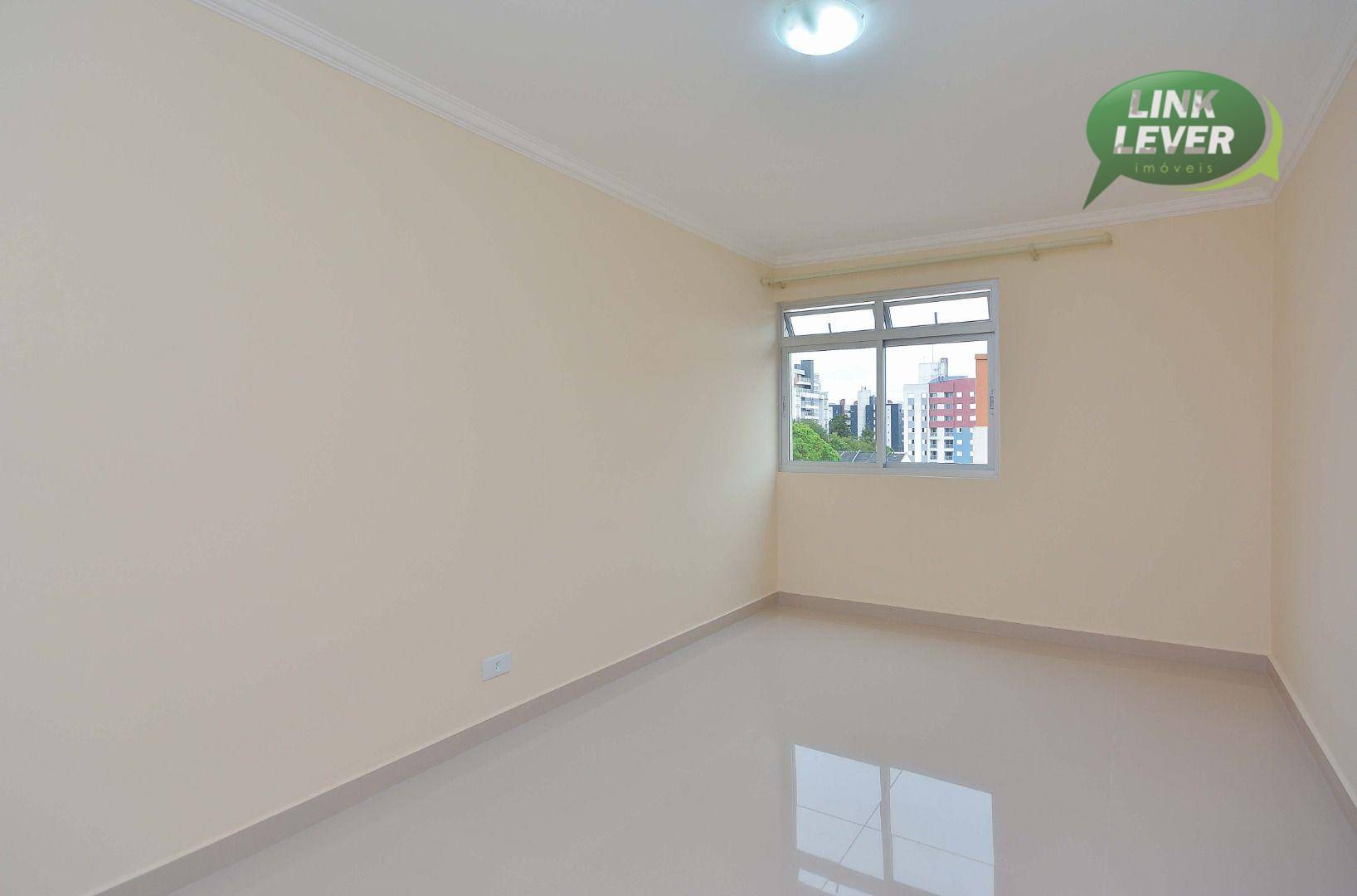 Apartamento para alugar com 3 quartos, 95m² - Foto 15