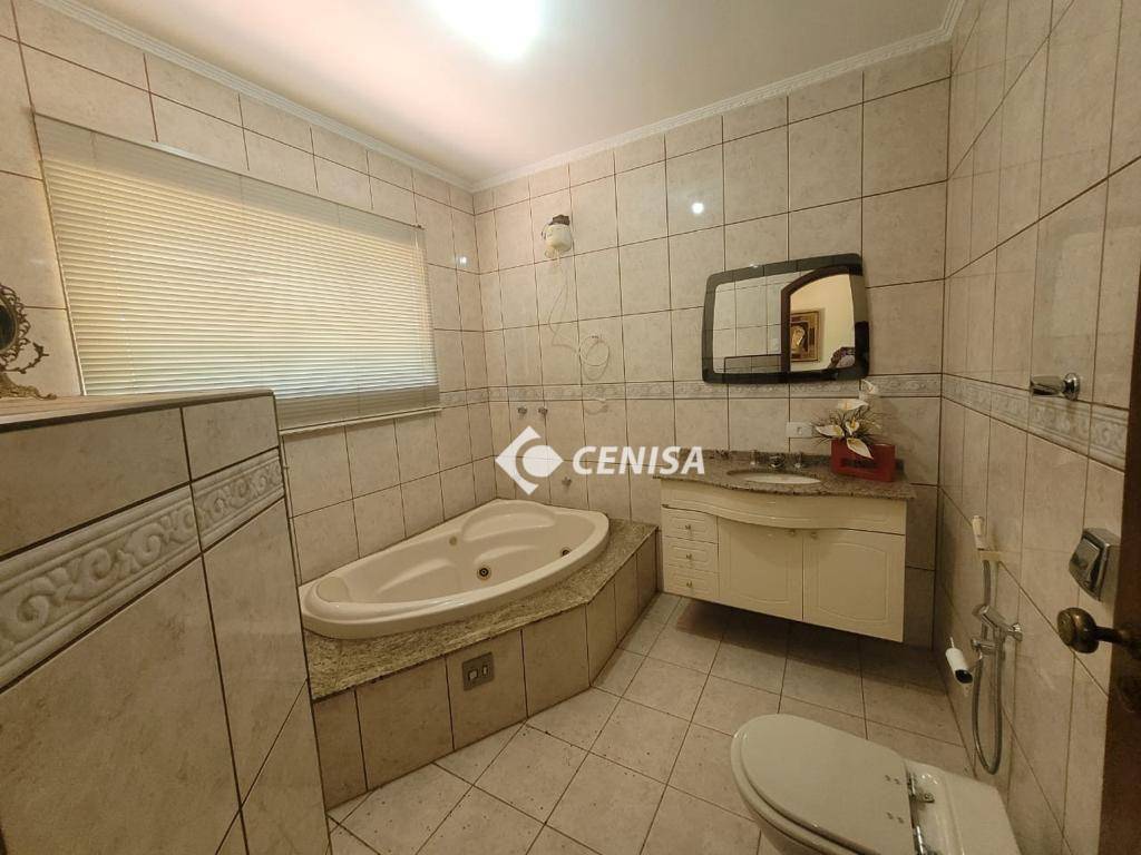 Casa à venda com 3 quartos, 240m² - Foto 8