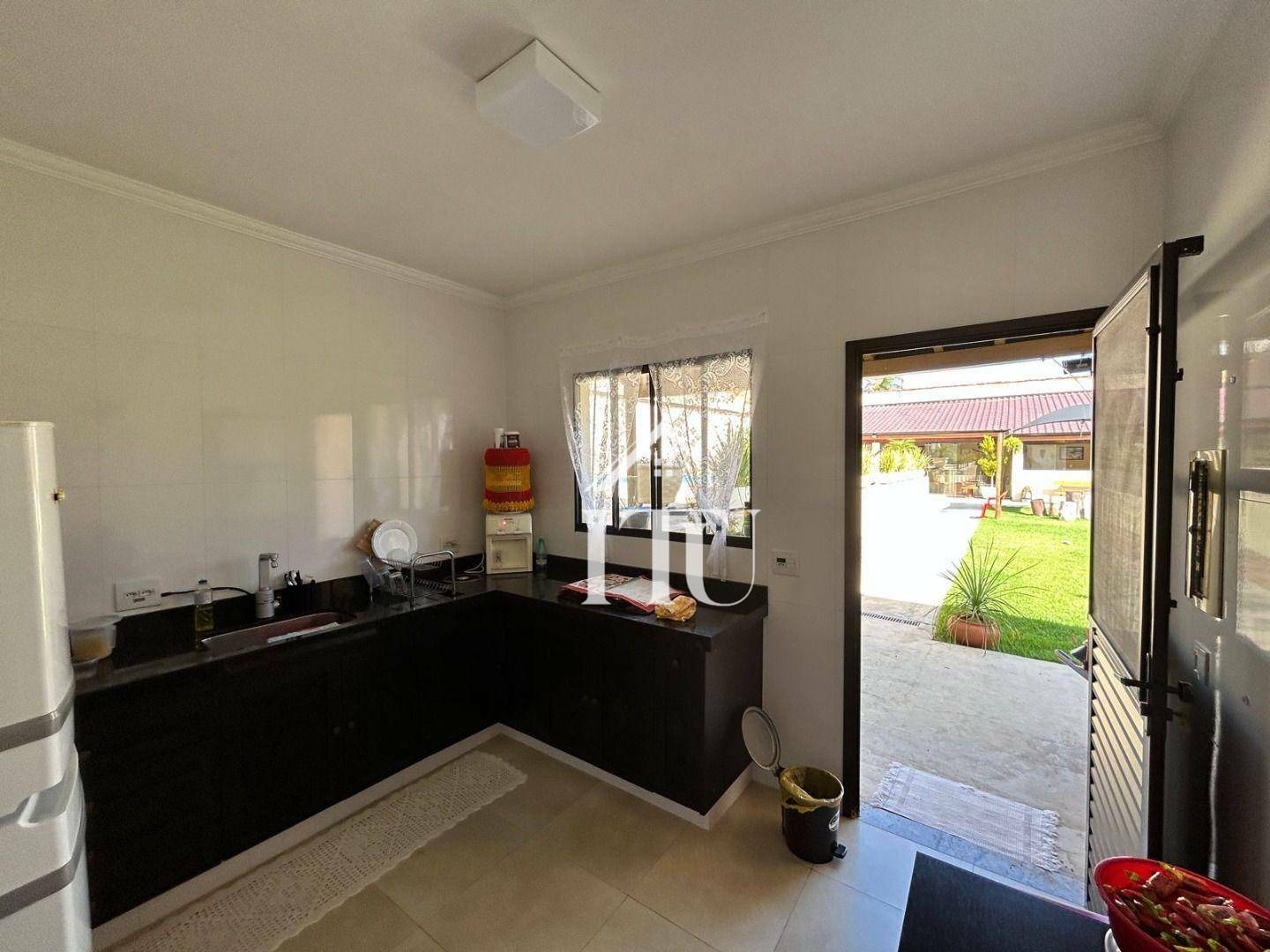 Chácara à venda e aluguel com 6 quartos, 288m² - Foto 14
