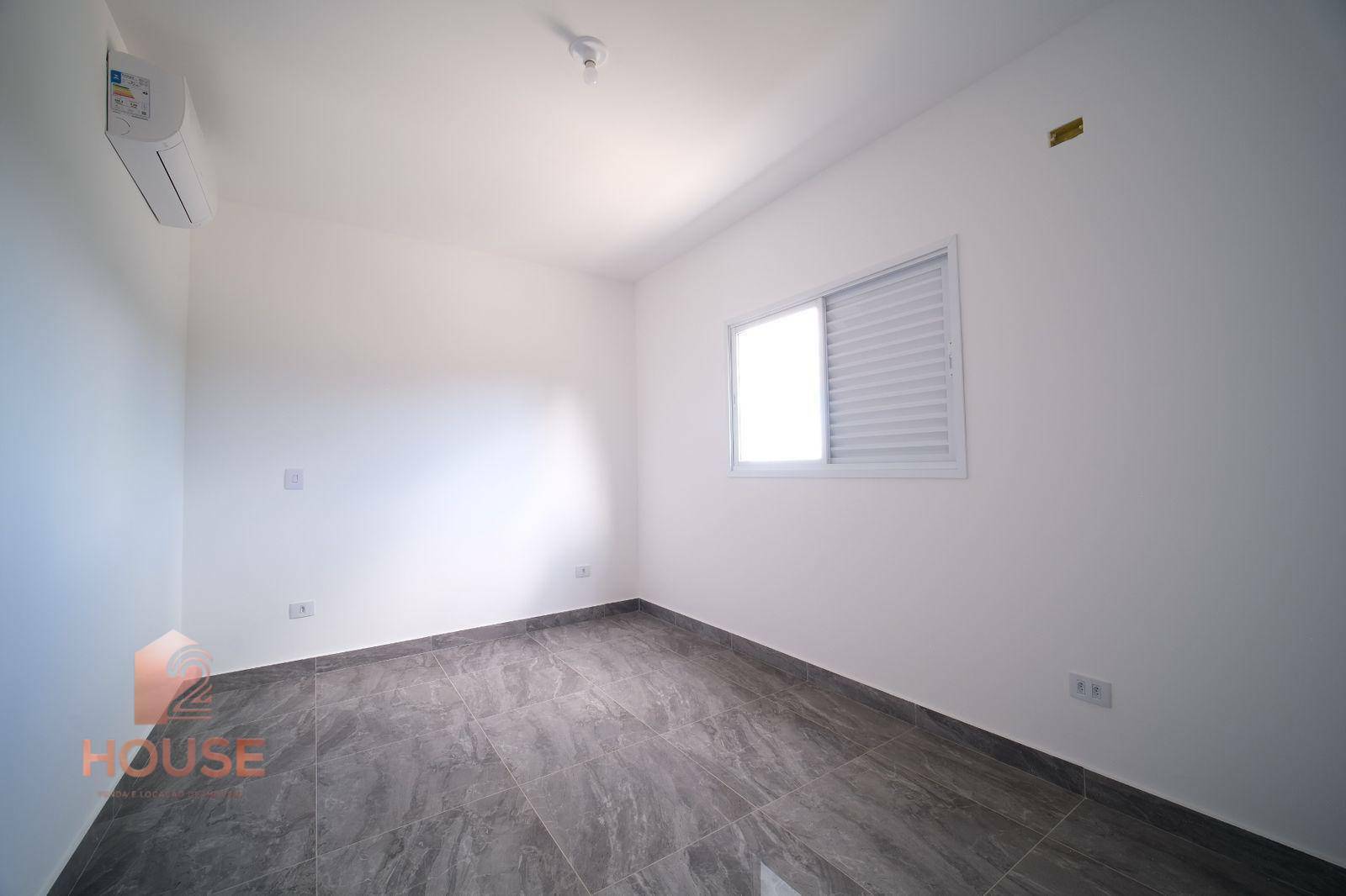 Casa de Condomínio para alugar com 3 quartos, 250m² - Foto 13