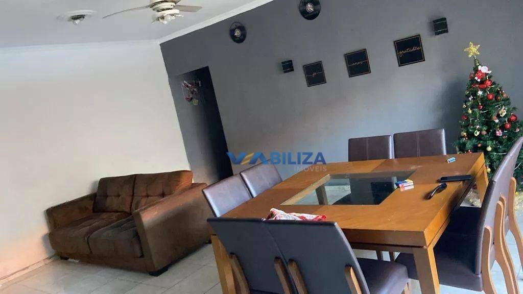 Casa à venda com 3 quartos, 120m² - Foto 1