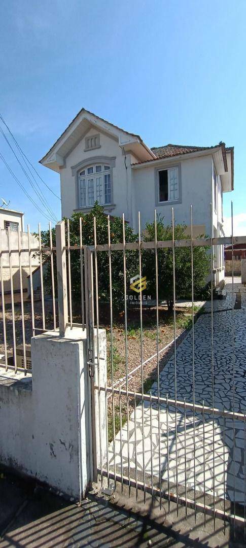 Casa à venda com 4 quartos, 200m² - Foto 1