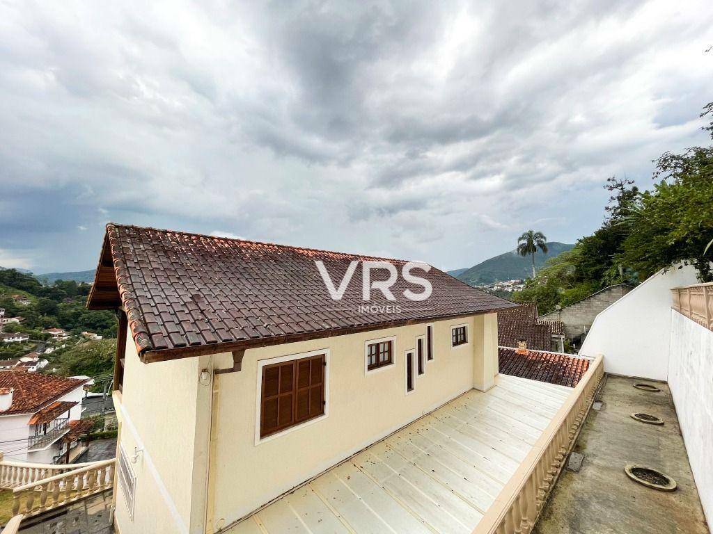 Casa à venda com 4 quartos, 195m² - Foto 3
