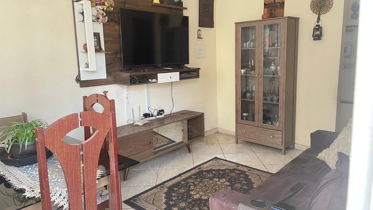 Casa à venda com 2 quartos, 50m² - Foto 4