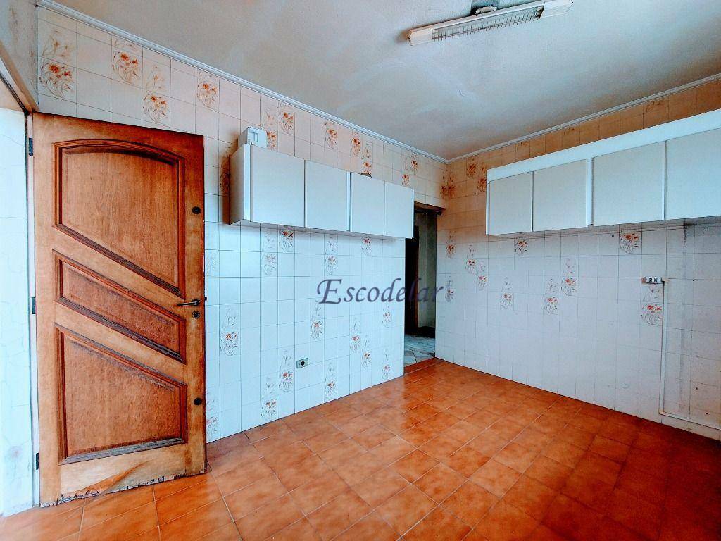 Casa à venda com 6 quartos, 230m² - Foto 13