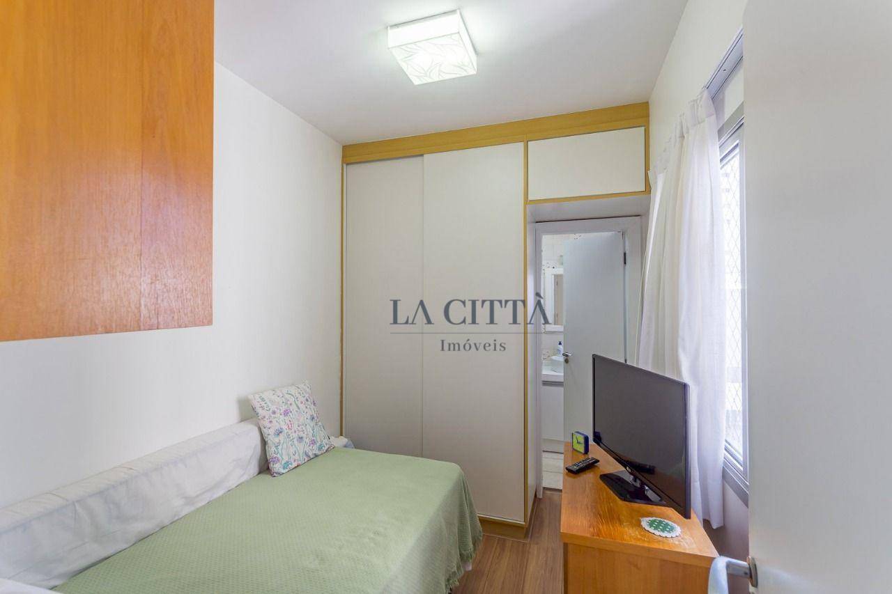 Apartamento à venda com 3 quartos, 177m² - Foto 19