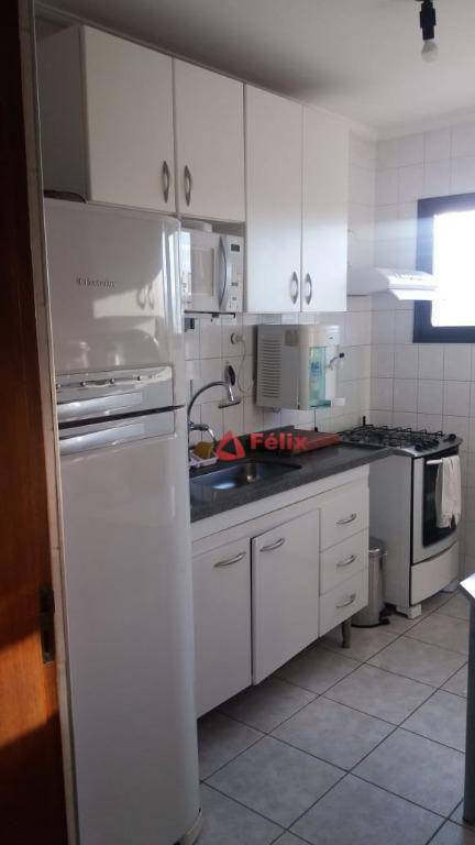 Apartamento à venda com 2 quartos, 75m² - Foto 3