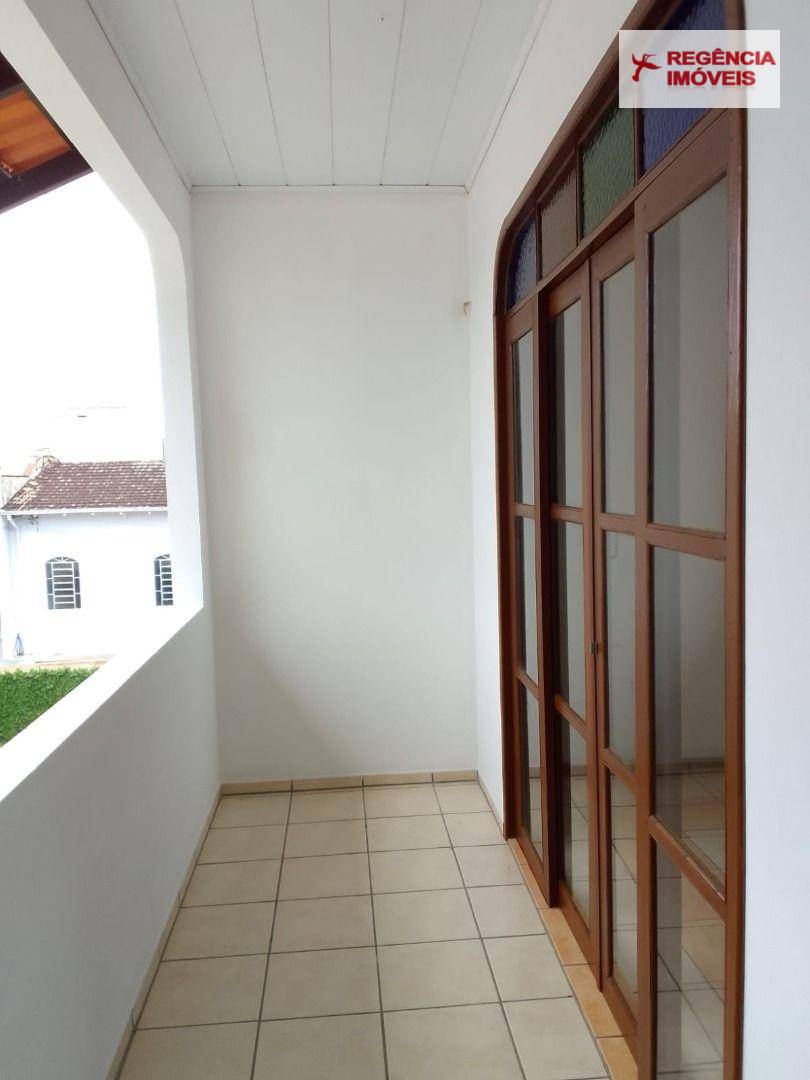 Apartamento para alugar com 3 quartos, 121m² - Foto 14