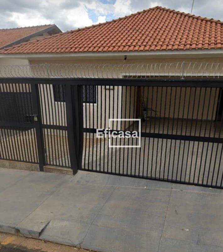 Casa à venda com 3 quartos, 230m² - Foto 1