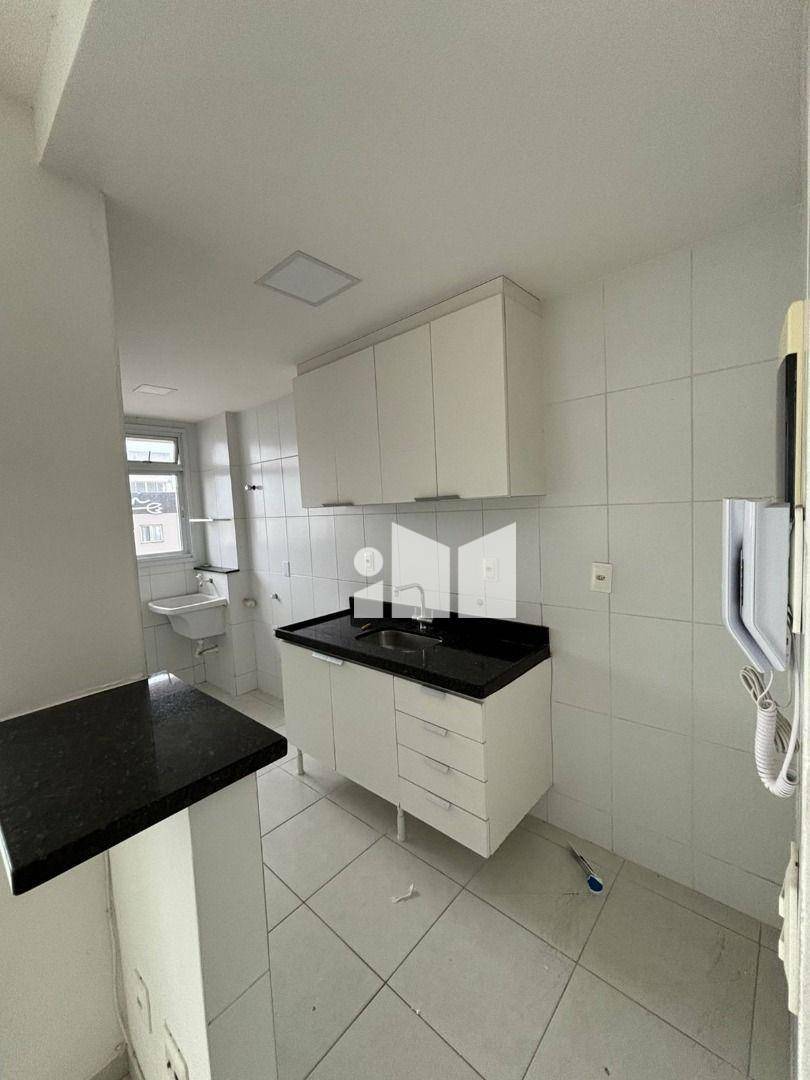Apartamento para alugar com 3 quartos, 82m² - Foto 11