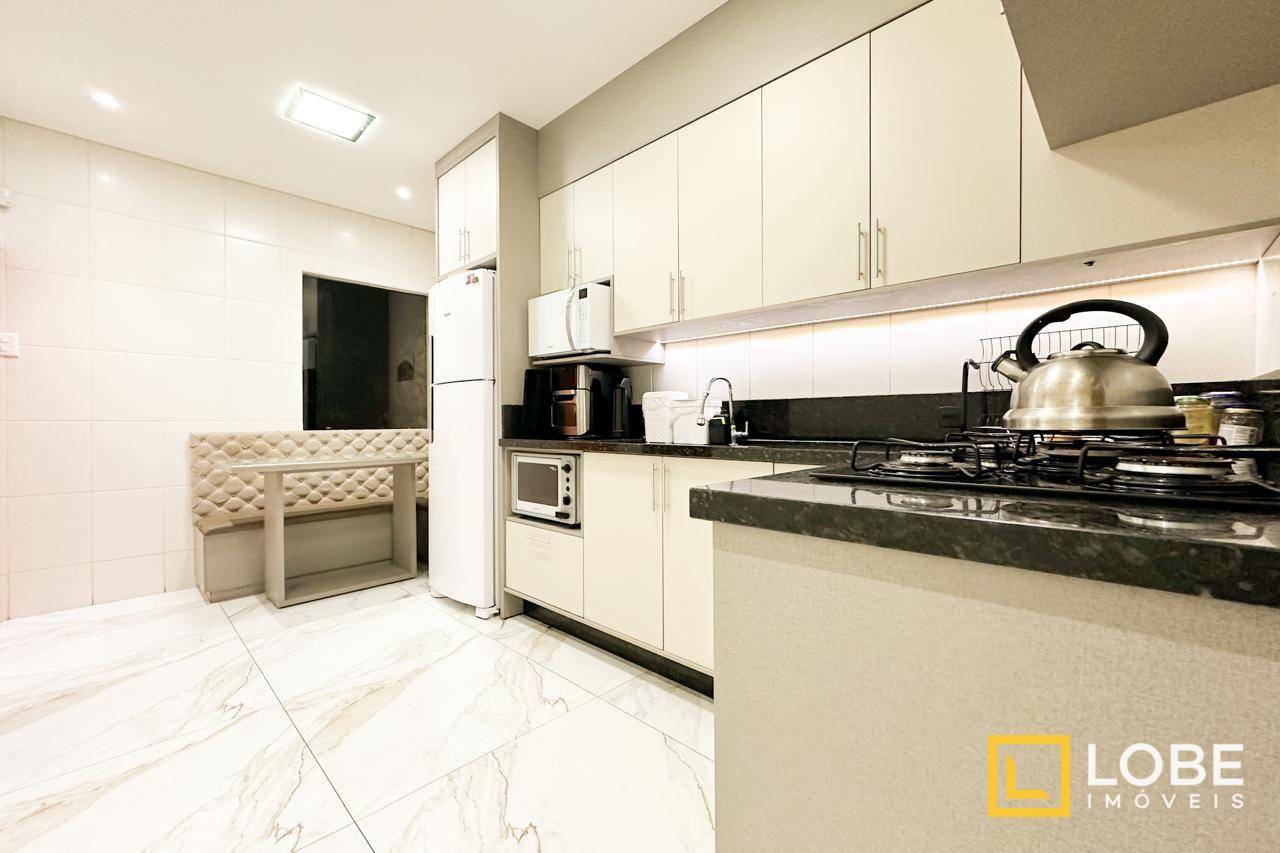 Casa à venda com 4 quartos, 198m² - Foto 16