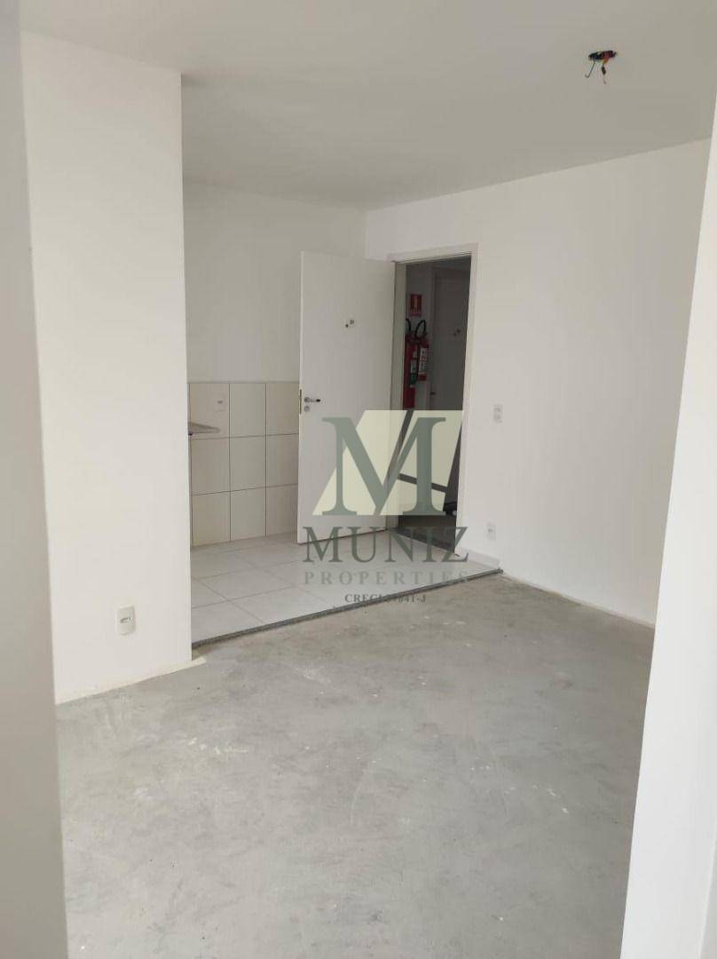 Apartamento à venda com 2 quartos, 45m² - Foto 11