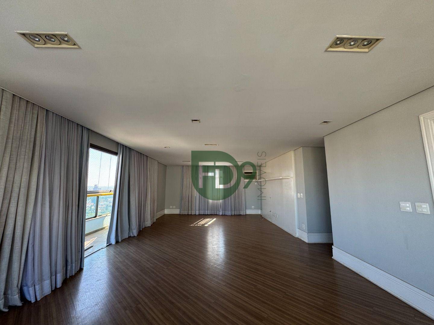Apartamento, 3 quartos, 250 m² - Foto 4
