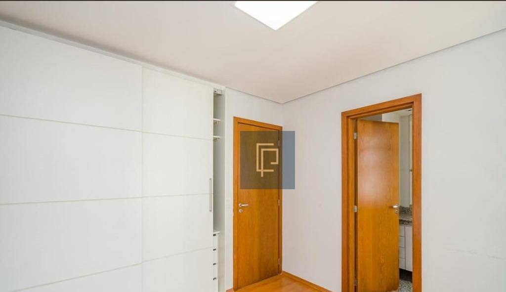 Apartamento à venda com 2 quartos, 64m² - Foto 2