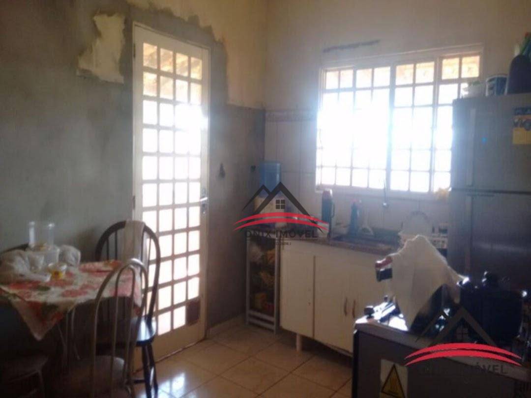 Casa à venda com 2 quartos, 370m² - Foto 9