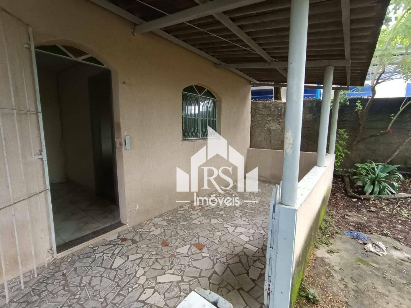 Casa à venda com 2 quartos, 140m² - Foto 1