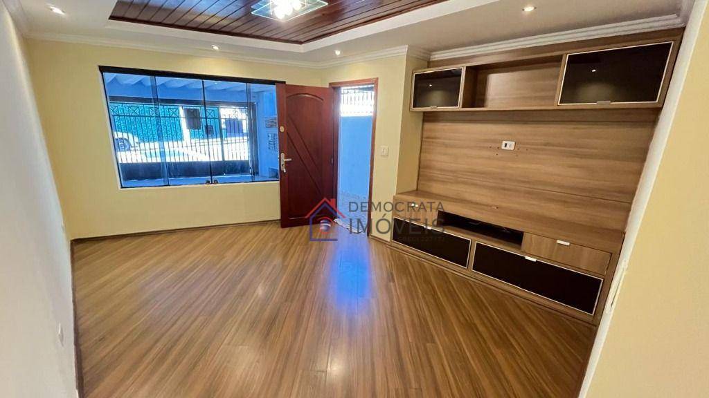 Sobrado à venda com 3 quartos, 181m² - Foto 1