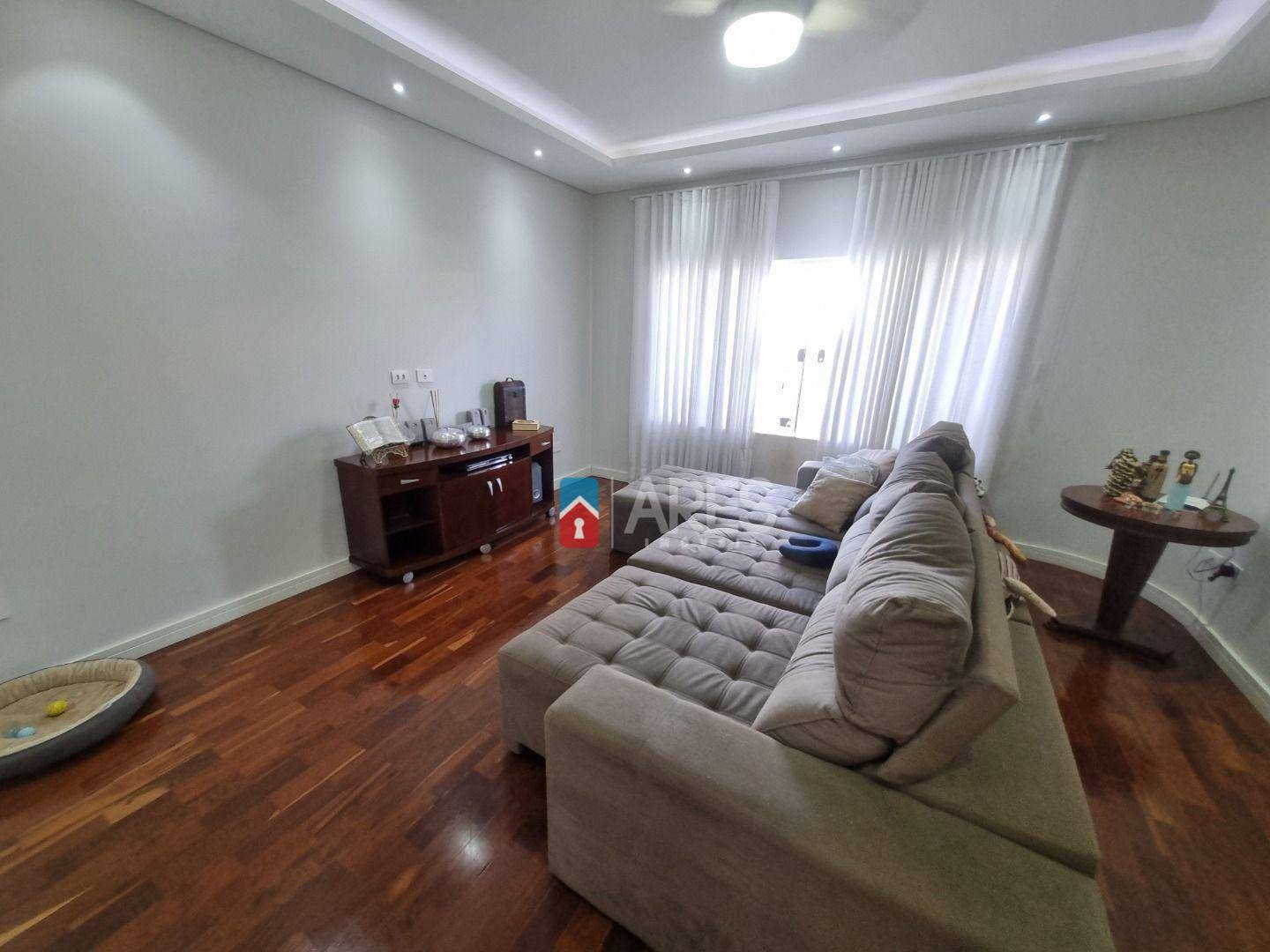 Casa à venda com 3 quartos, 209m² - Foto 11