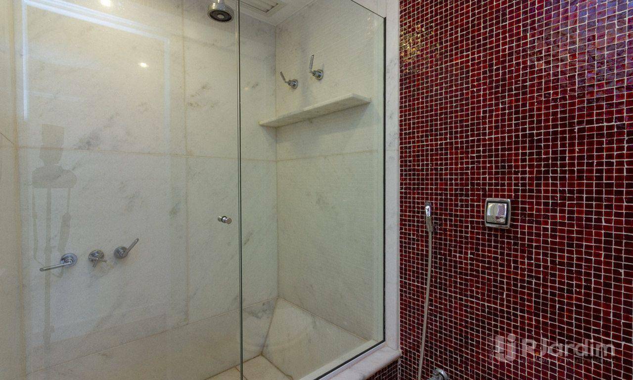 Apartamento para alugar com 3 quartos, 190m² - Foto 24