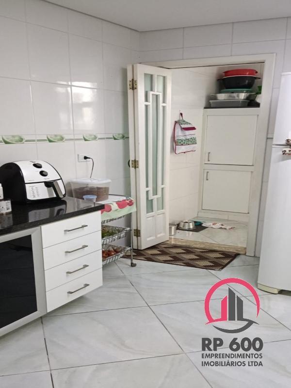 Sobrado à venda com 3 quartos, 261m² - Foto 17