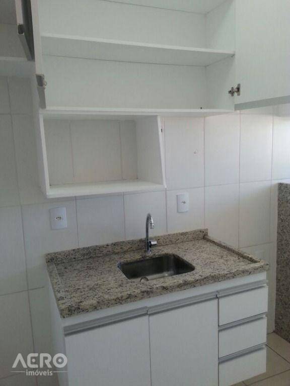 Apartamento à venda com 2 quartos, 57m² - Foto 11